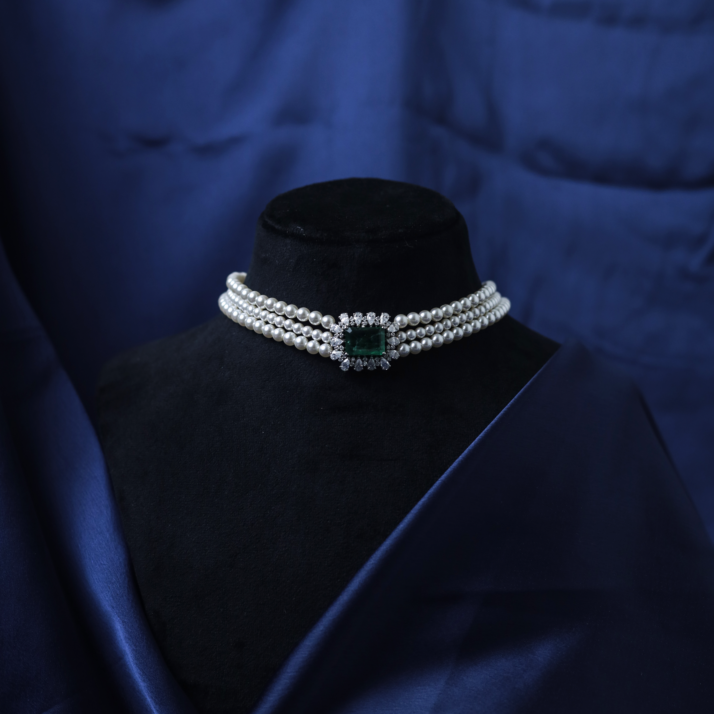 Victorian Emerald Pearl Choker – Detail View – Silver Moissanite – Myraé