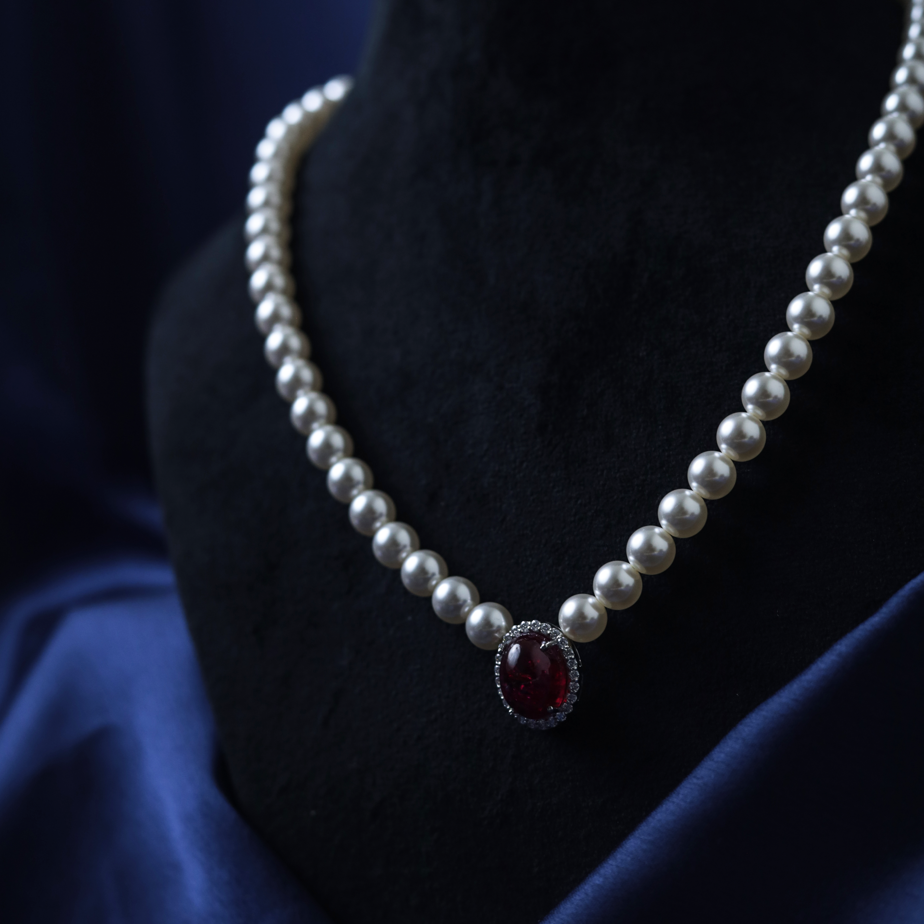 Royal Ruby Pearl Necklace – Silver Coloured Moissanite Necklace – Myraé