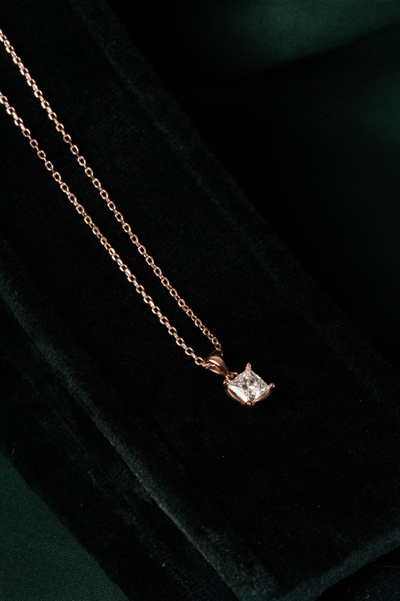 ROSE GOLD SOLACE PANDENT