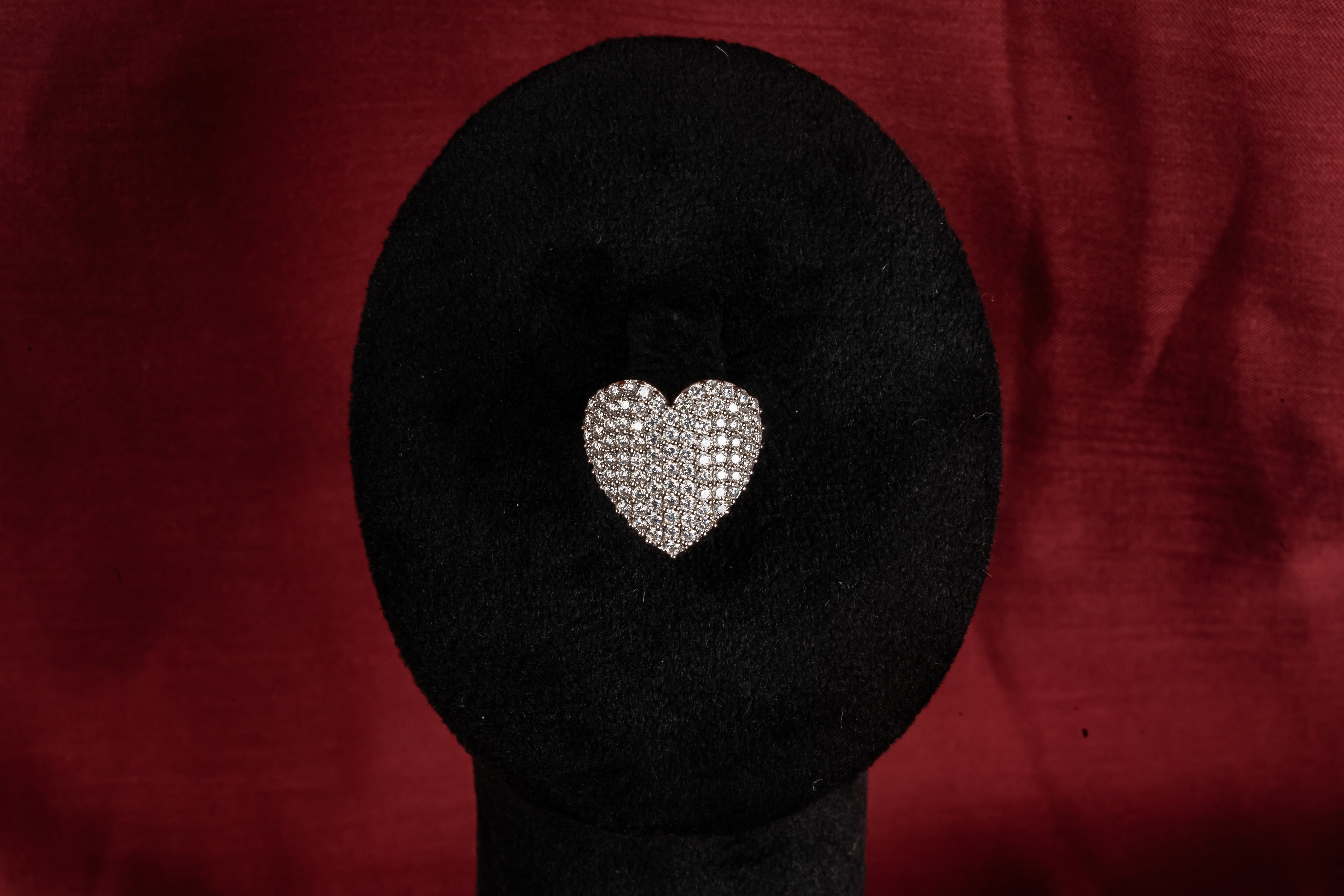 Silver Pavé Full Heart Ring – Detail View – Silver Moissanite – Myraé
