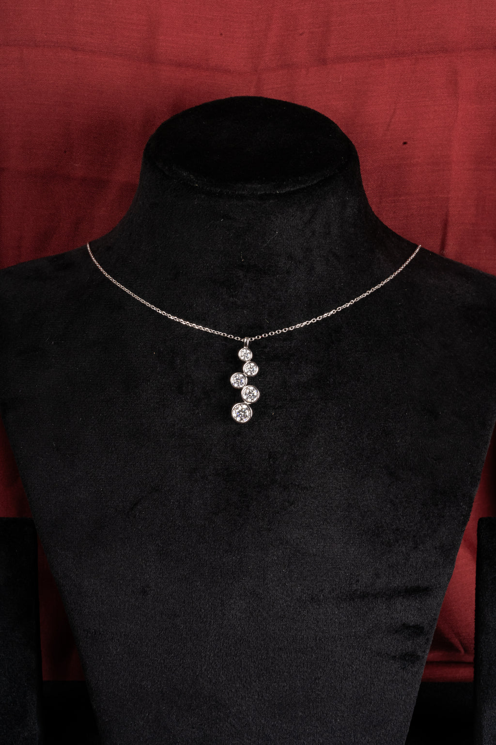 Silver Rising Line Pendant – Front View – Sterling Silver Moissanite – Myraé