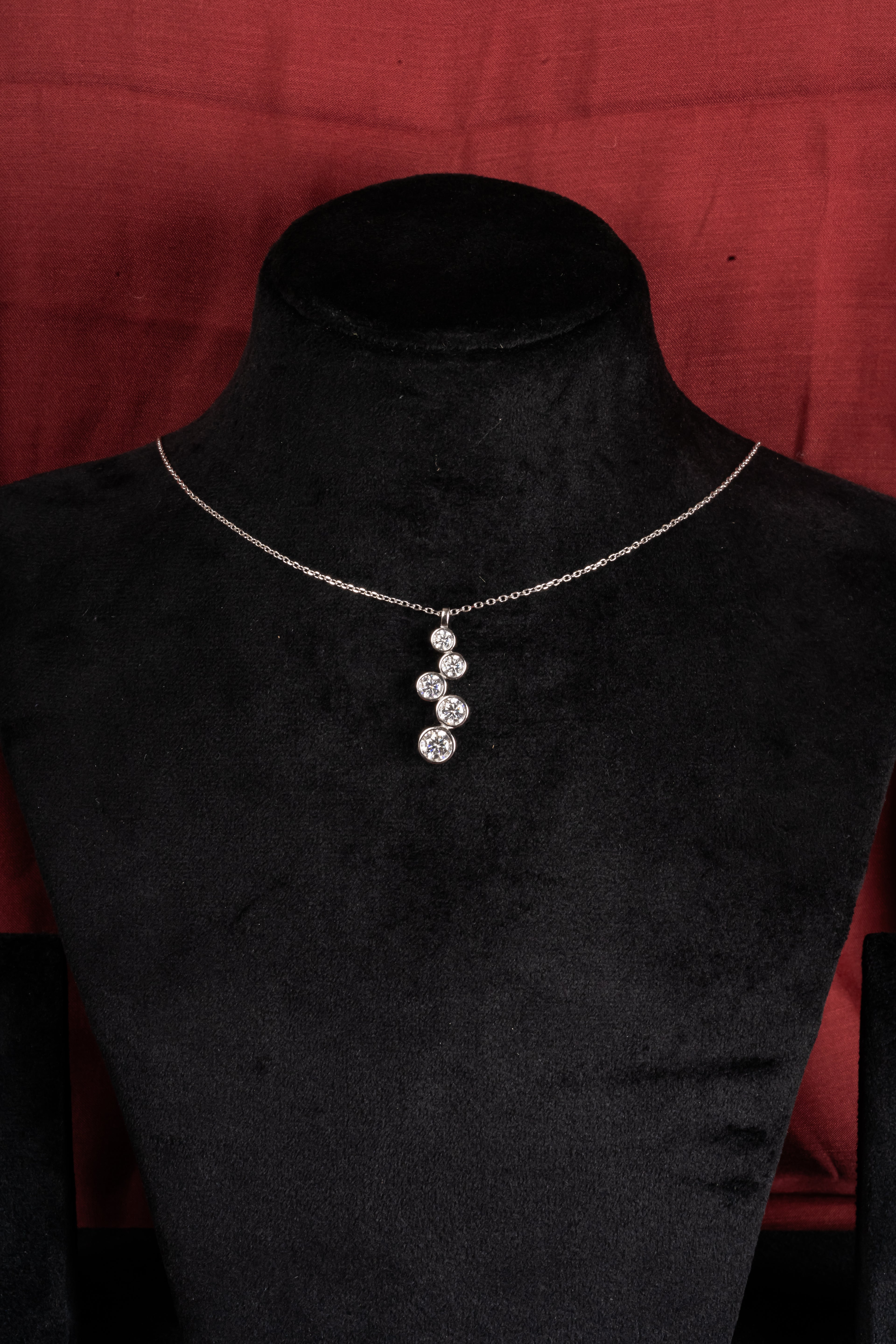 Silver Rising Line Pendant – Front View – Sterling Silver Moissanite – Myraé