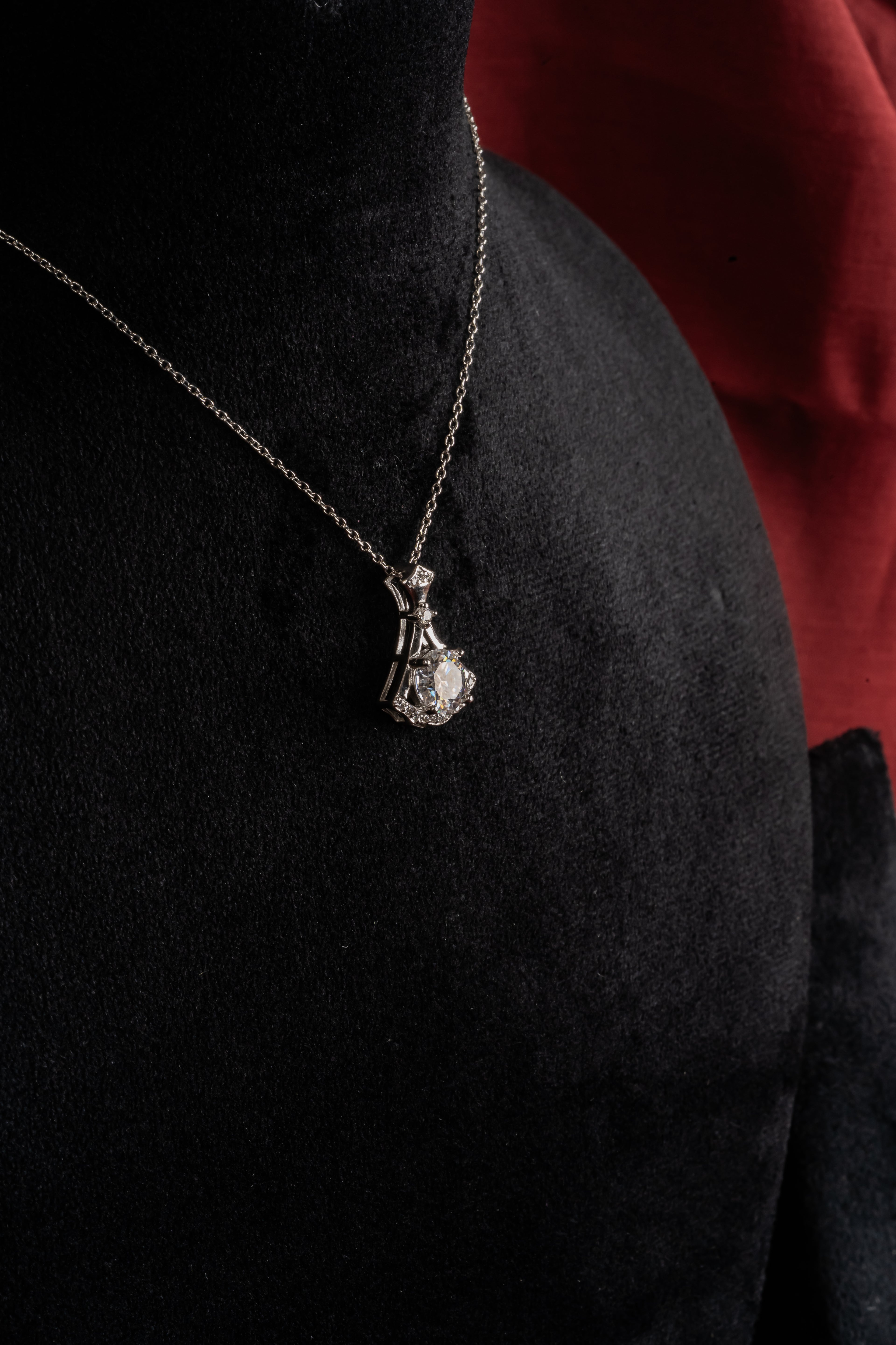 Silver Keystone Pendant – Sterling Silver Moissanite Pendant – Myraé