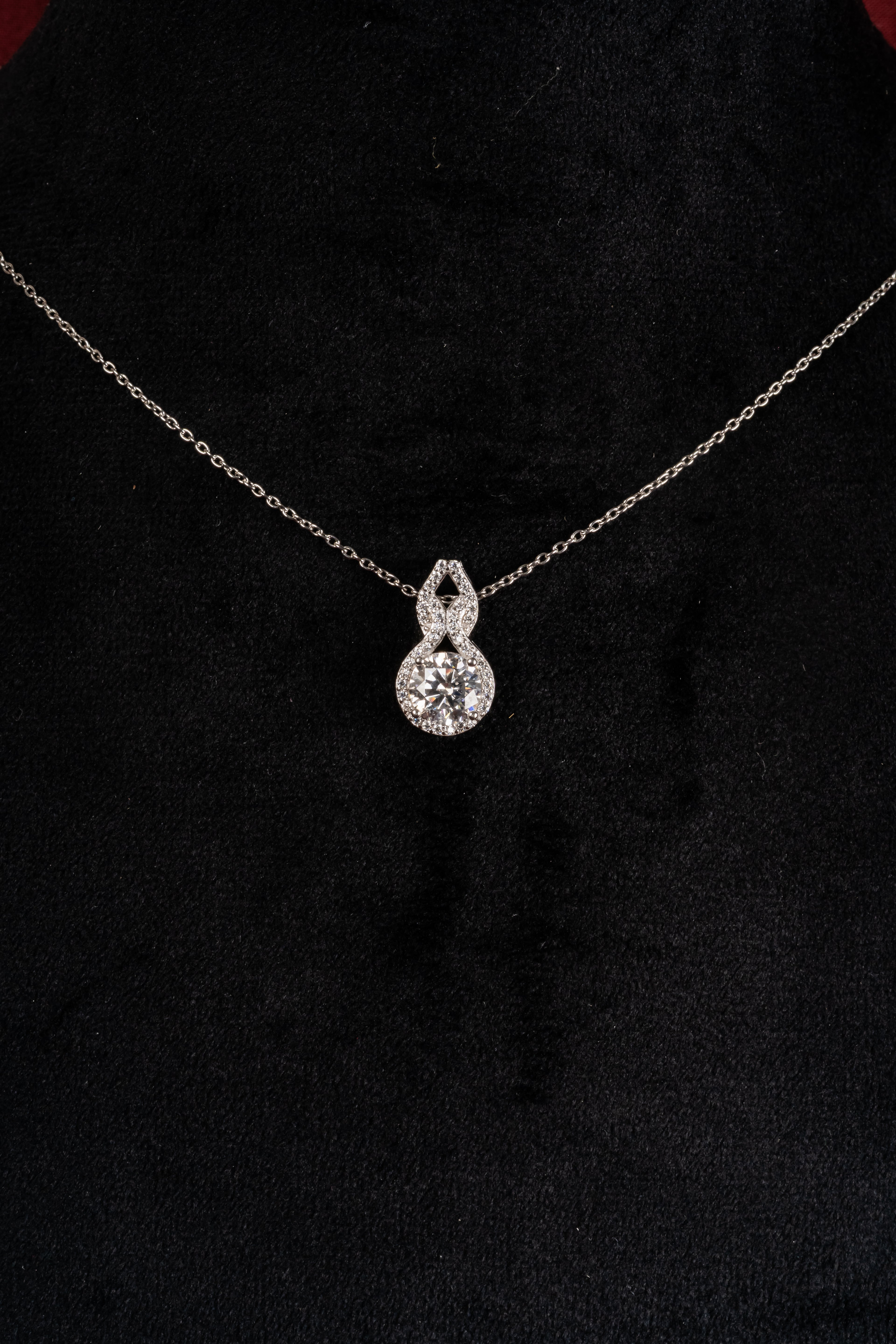 Silver Twinfold Pendant – Front View – Sterling Silver Moissanite – Myraé