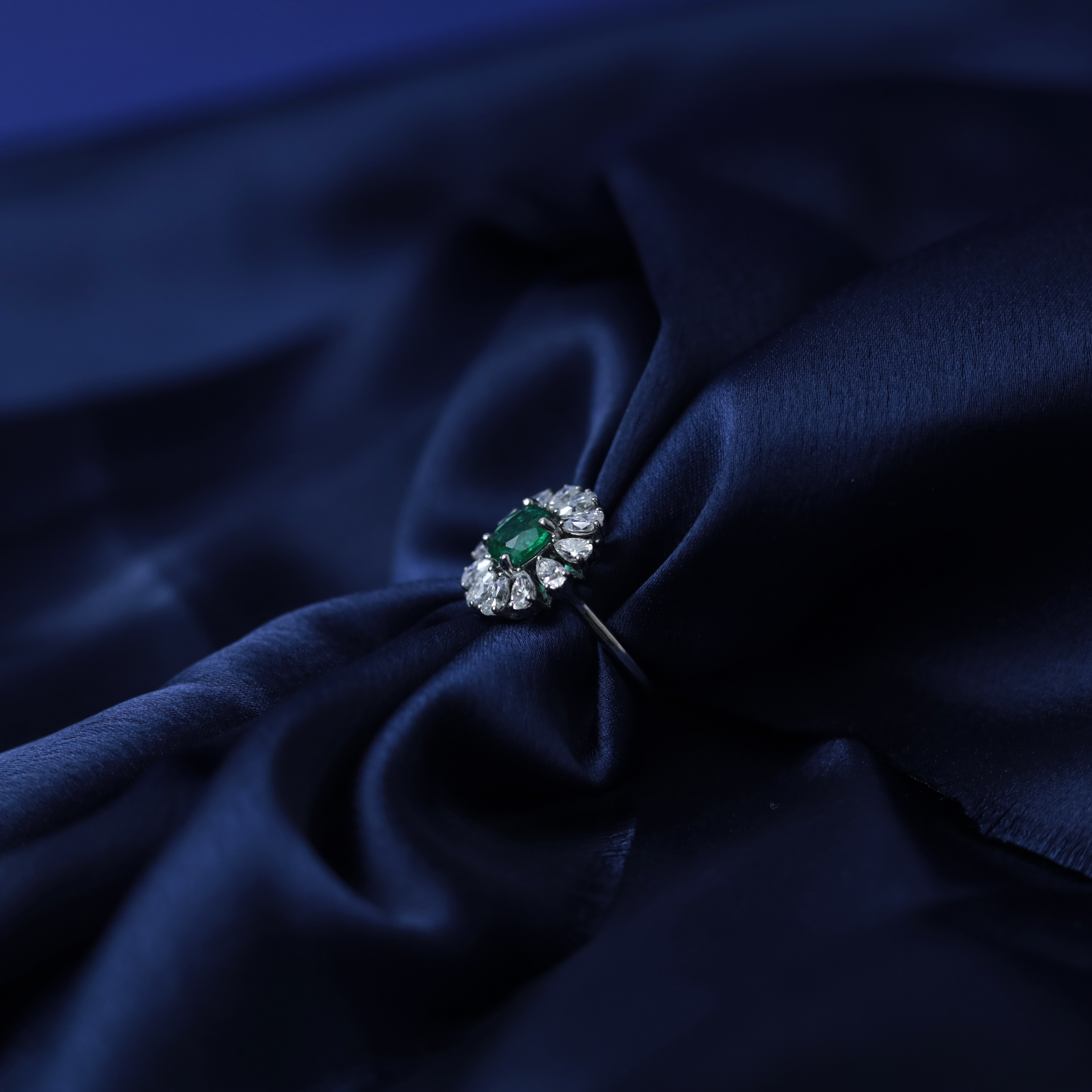 Emerald Garden Ring – Side View – Silver Moissanite – Myraé