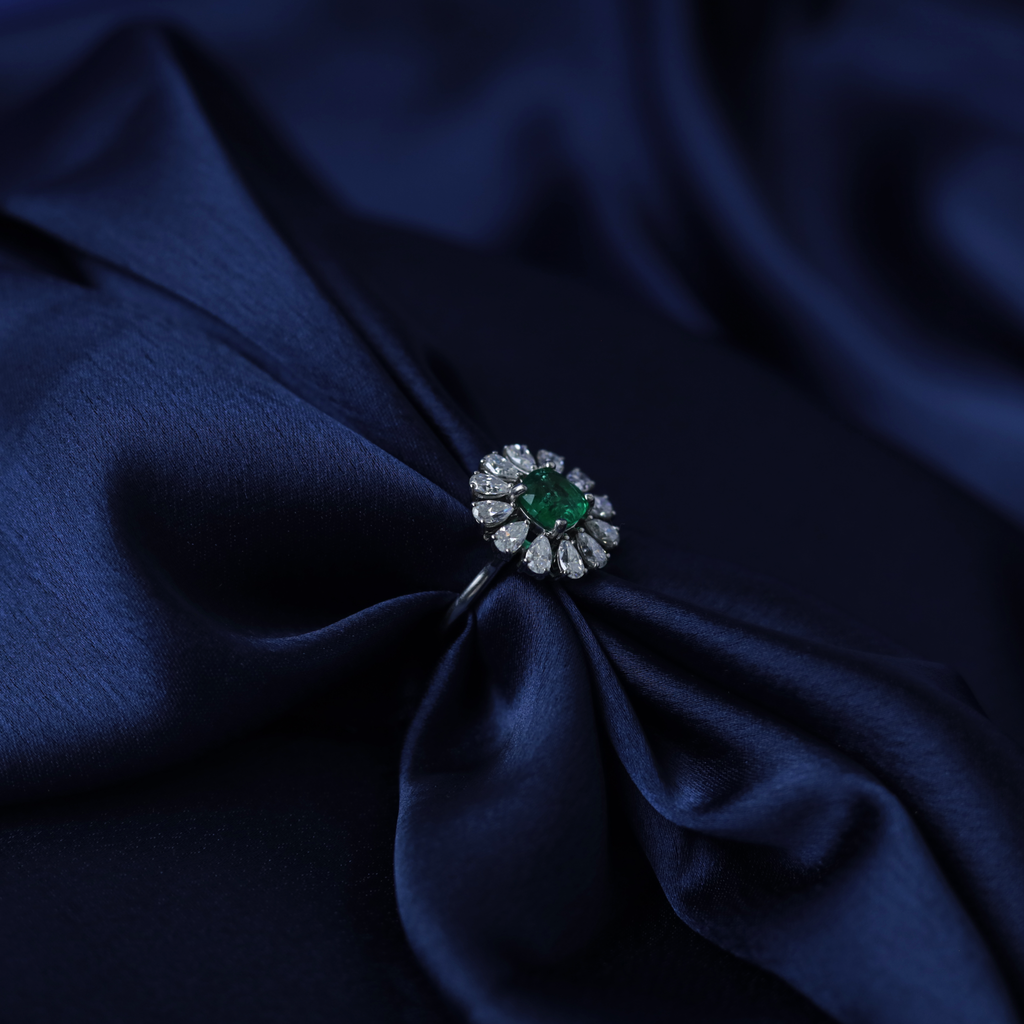 Emerald Garden Ring – Detail View – Silver Moissanite – Myraé