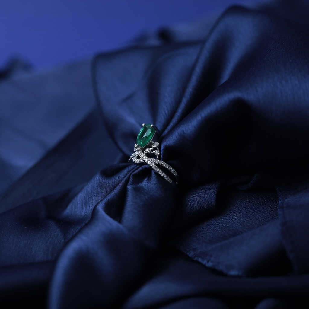 Crown Emerald Ring – Side View – Silver Moissanite – Myraé