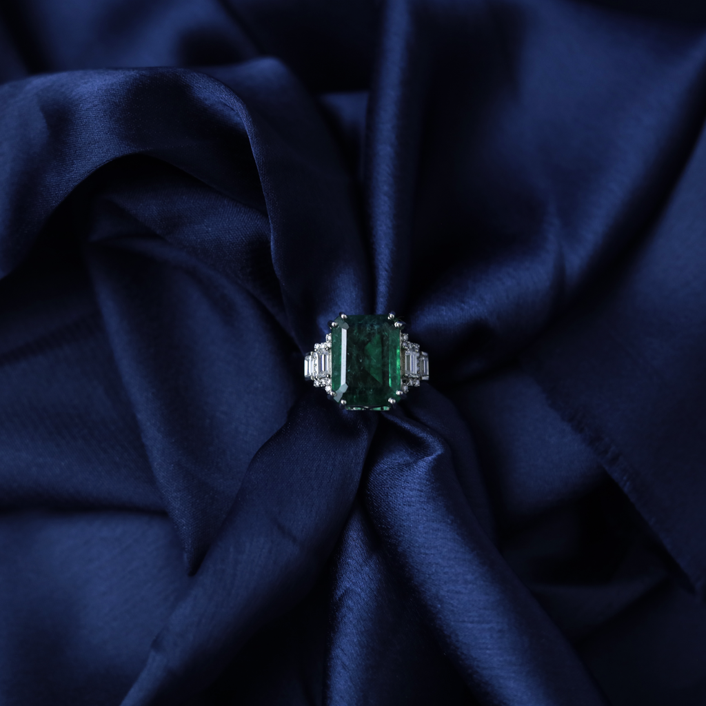 Emerald Solitaire Ring – Silver Emerald Moissanite Solitaire Ring – Myraé