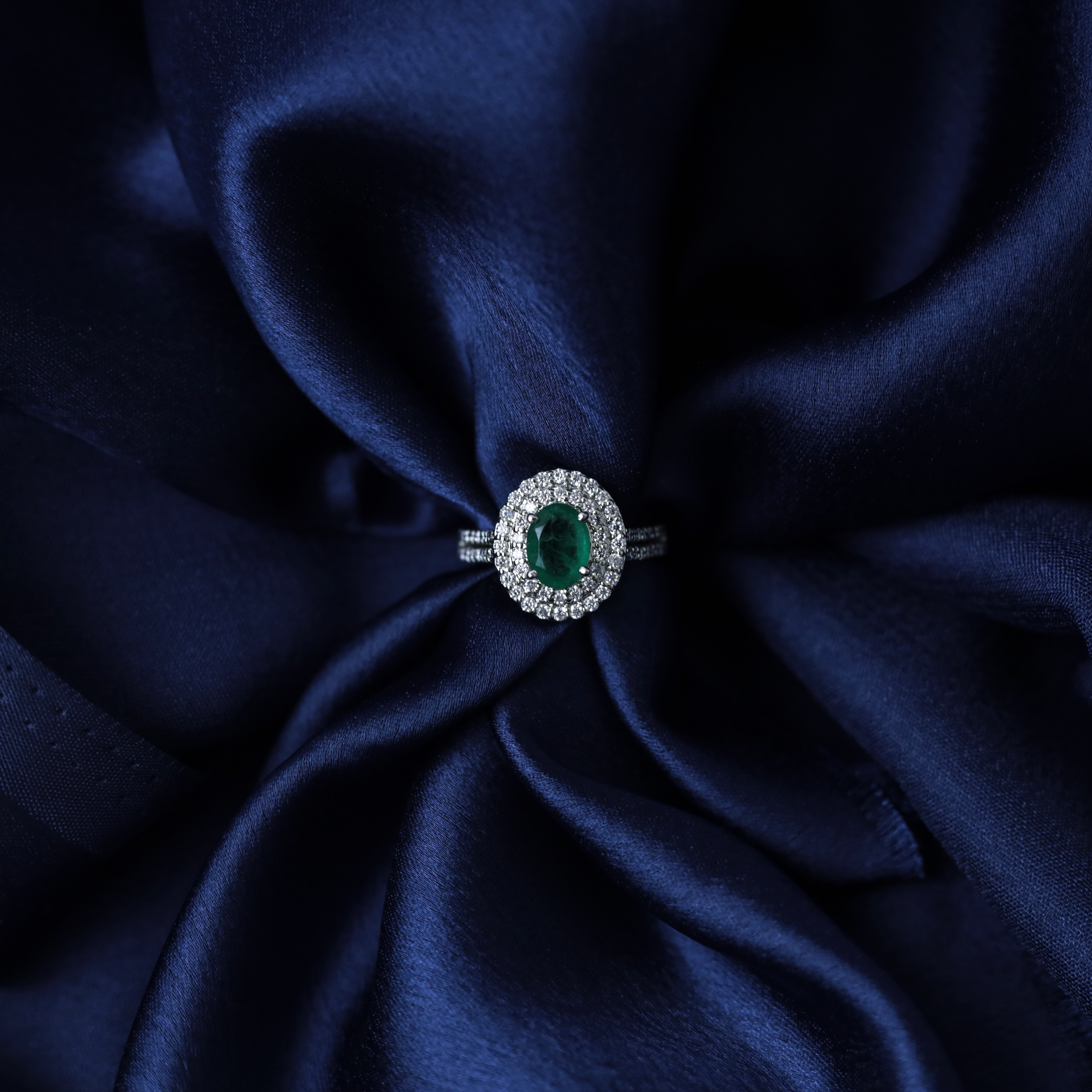 Royal Emerald Halo Ring – Front View – Silver Moissanite – Myraé