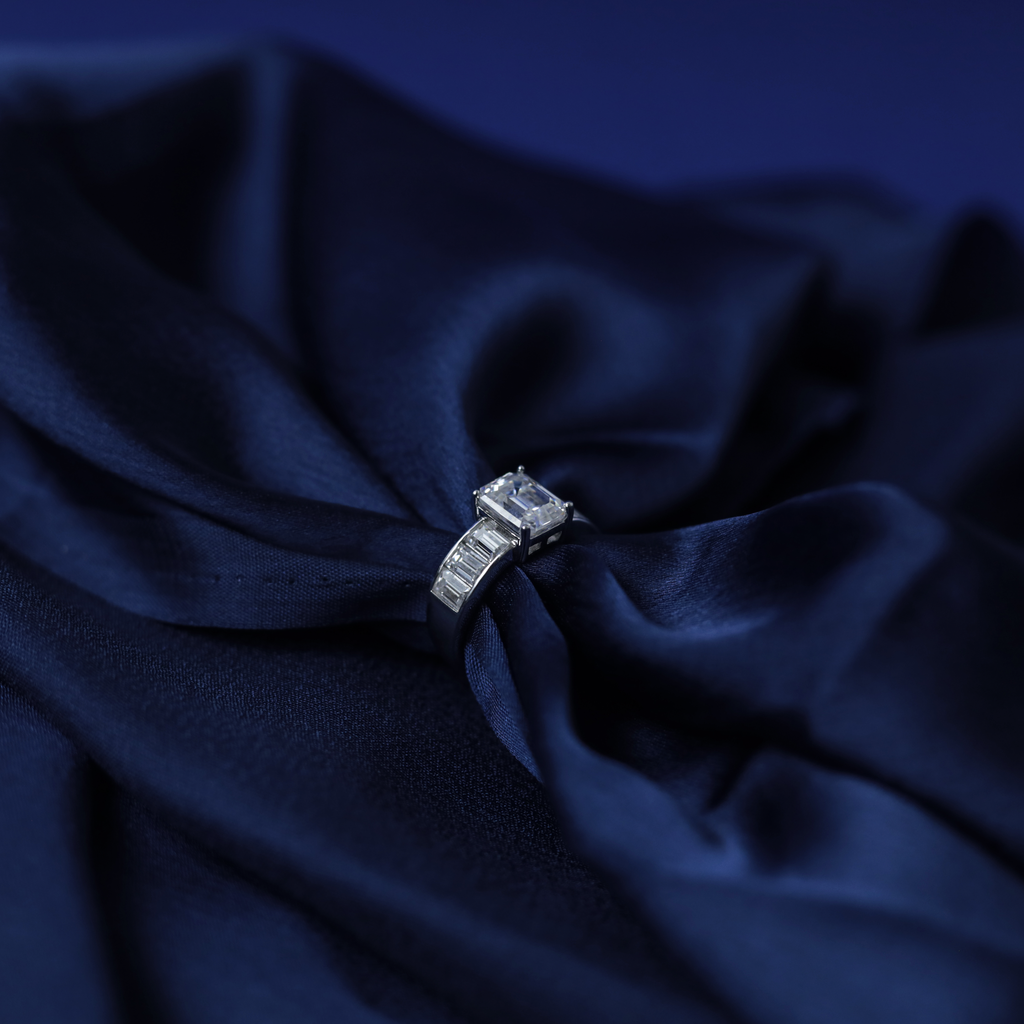 Deco Empress Emerald-Cut Ring – Detail View – Silver Moissanite – Myraé