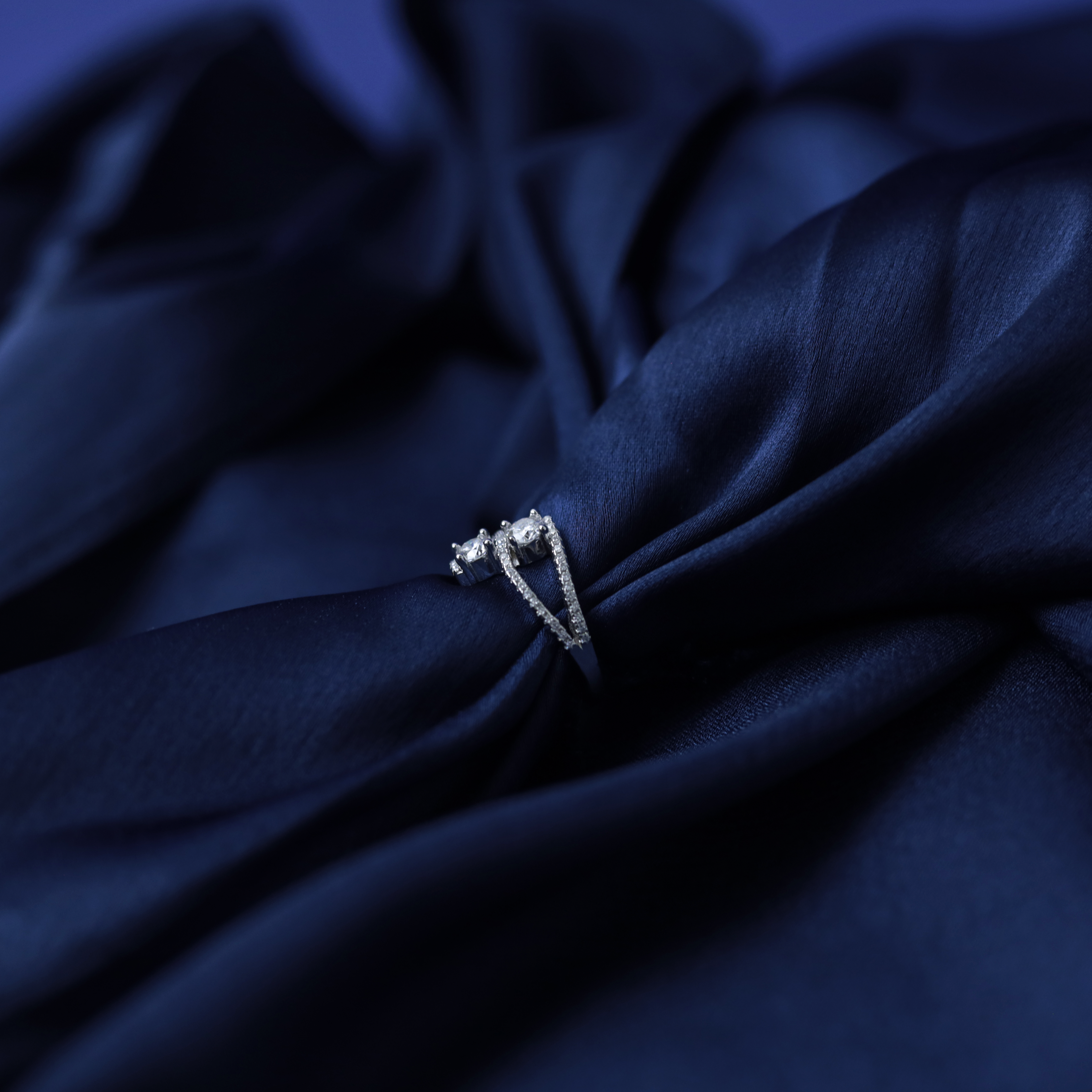 First Treasure Ring – Side View – Silver Moissanite – Myraé