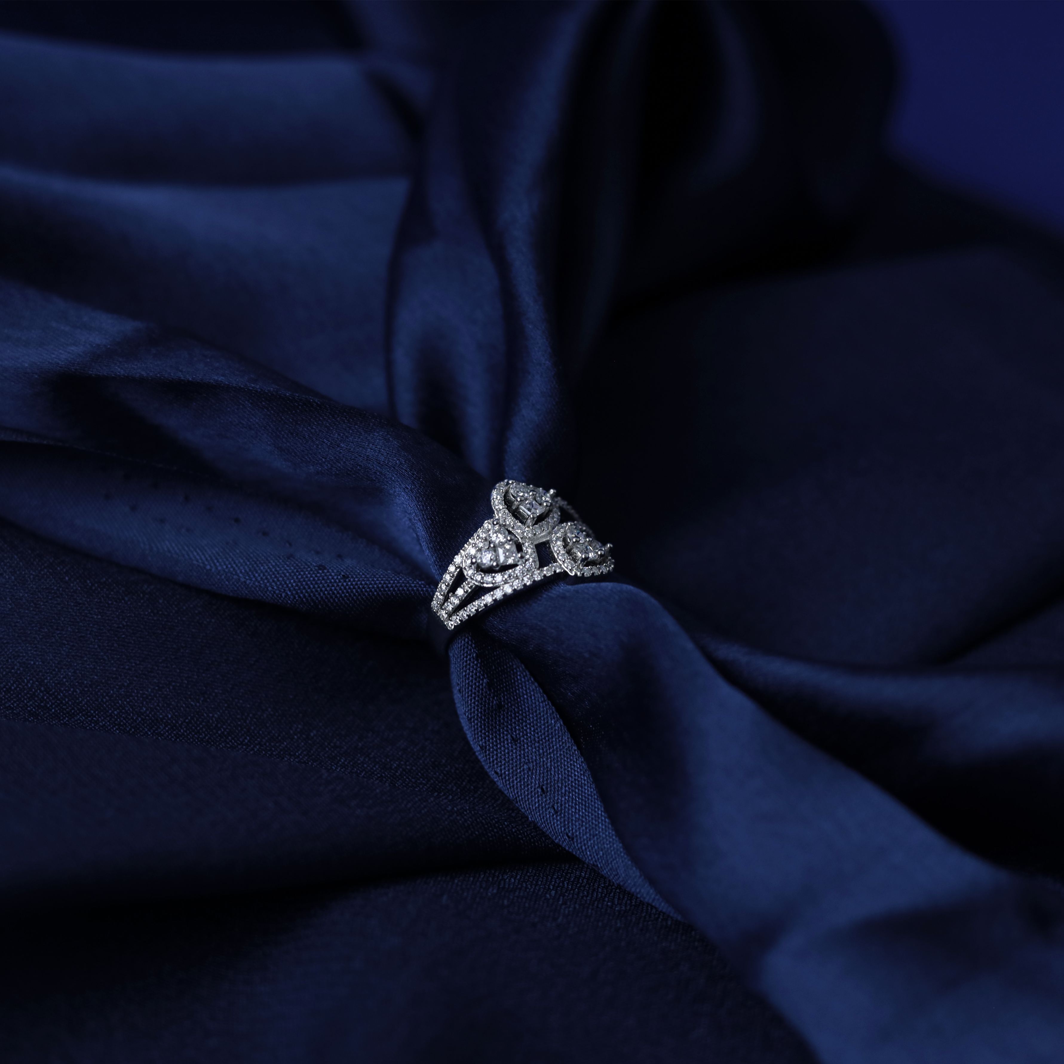 Marquise Leaf Cluster Ring – Detail View – Silver Moissanite – Myraé