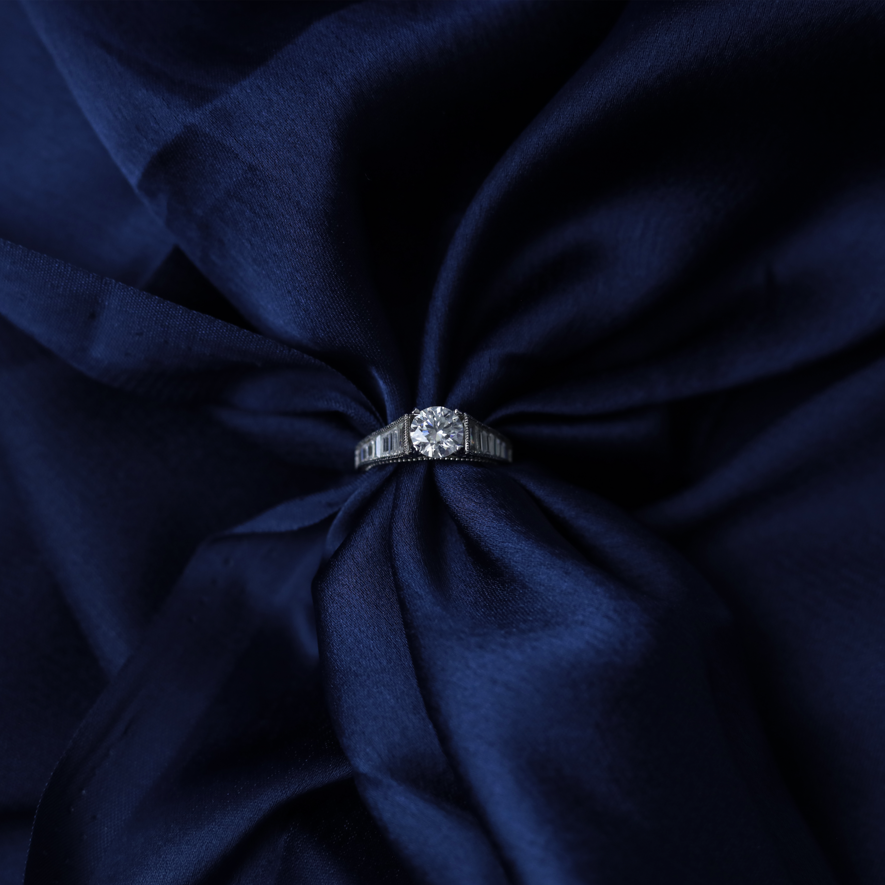 Deco Line Baguette Ring – Silver Baguette Moissanite Ring – Myraé