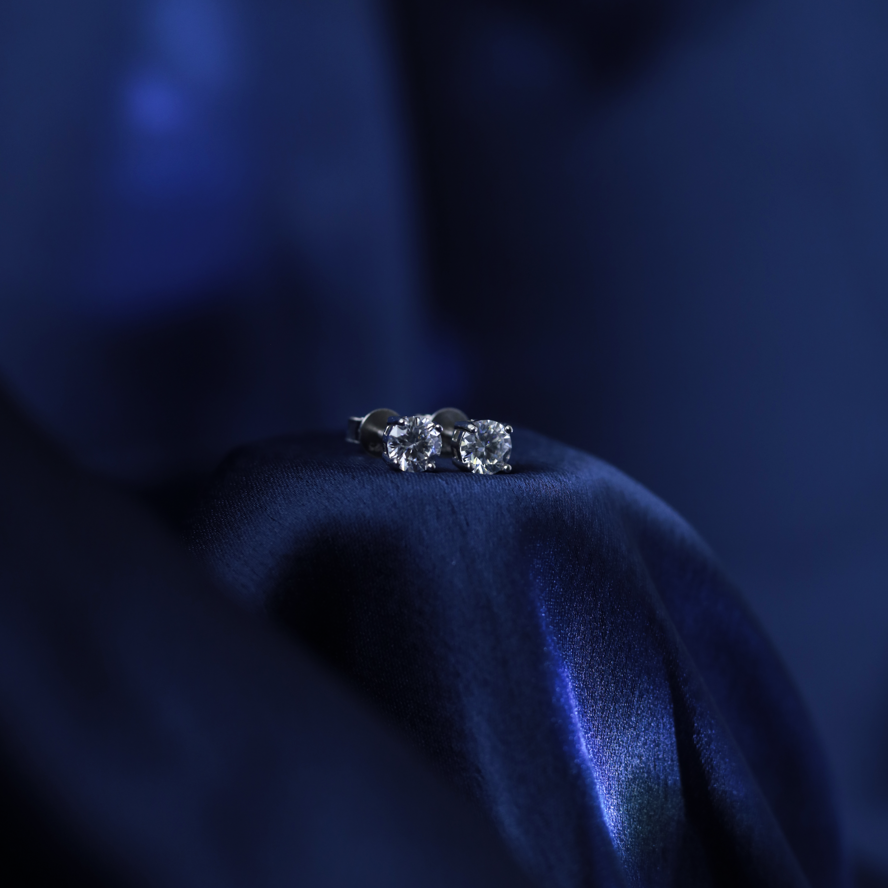 First Sparkle Studs – Detail View – Silver Moissanite – Myraé