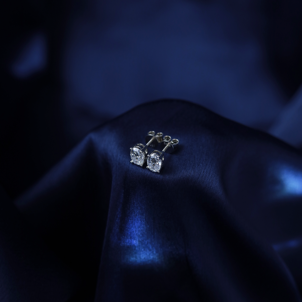 Cushion Grace Studs