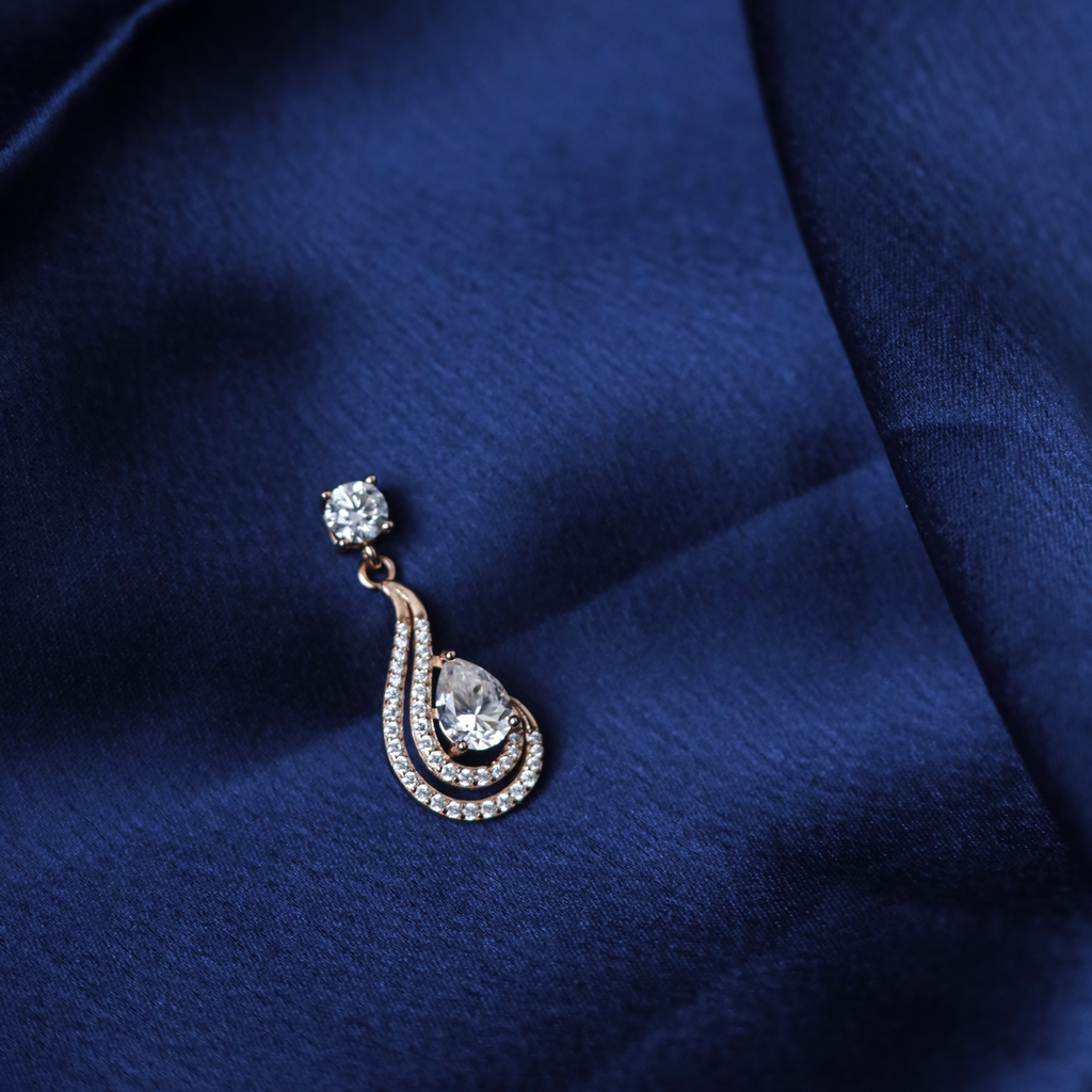 Graceful Swan Drop Set – Pendant View – Silver Moissanite – Myraé