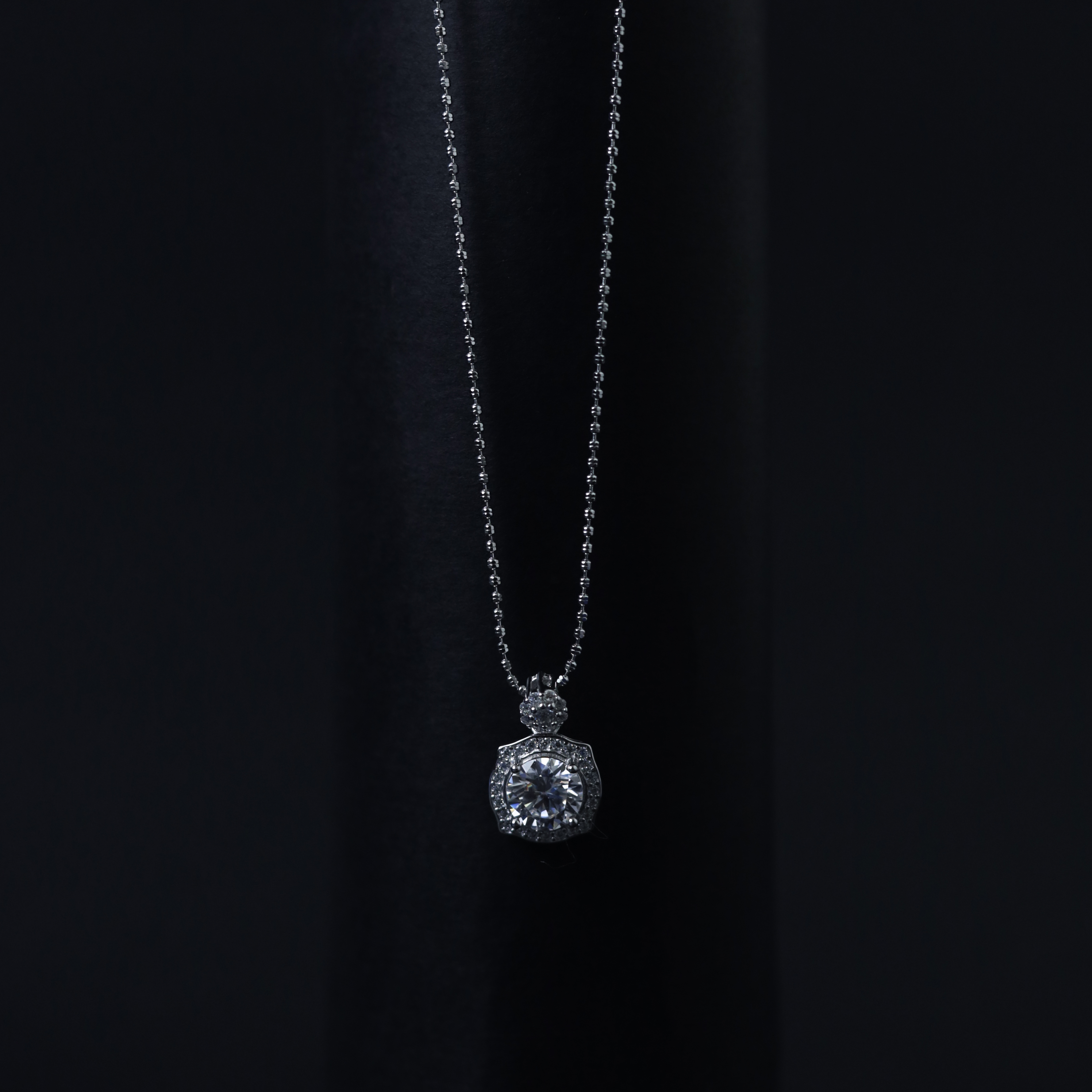 Cushion Grace Pendant – Silver Moissanite Pendant – Myraé