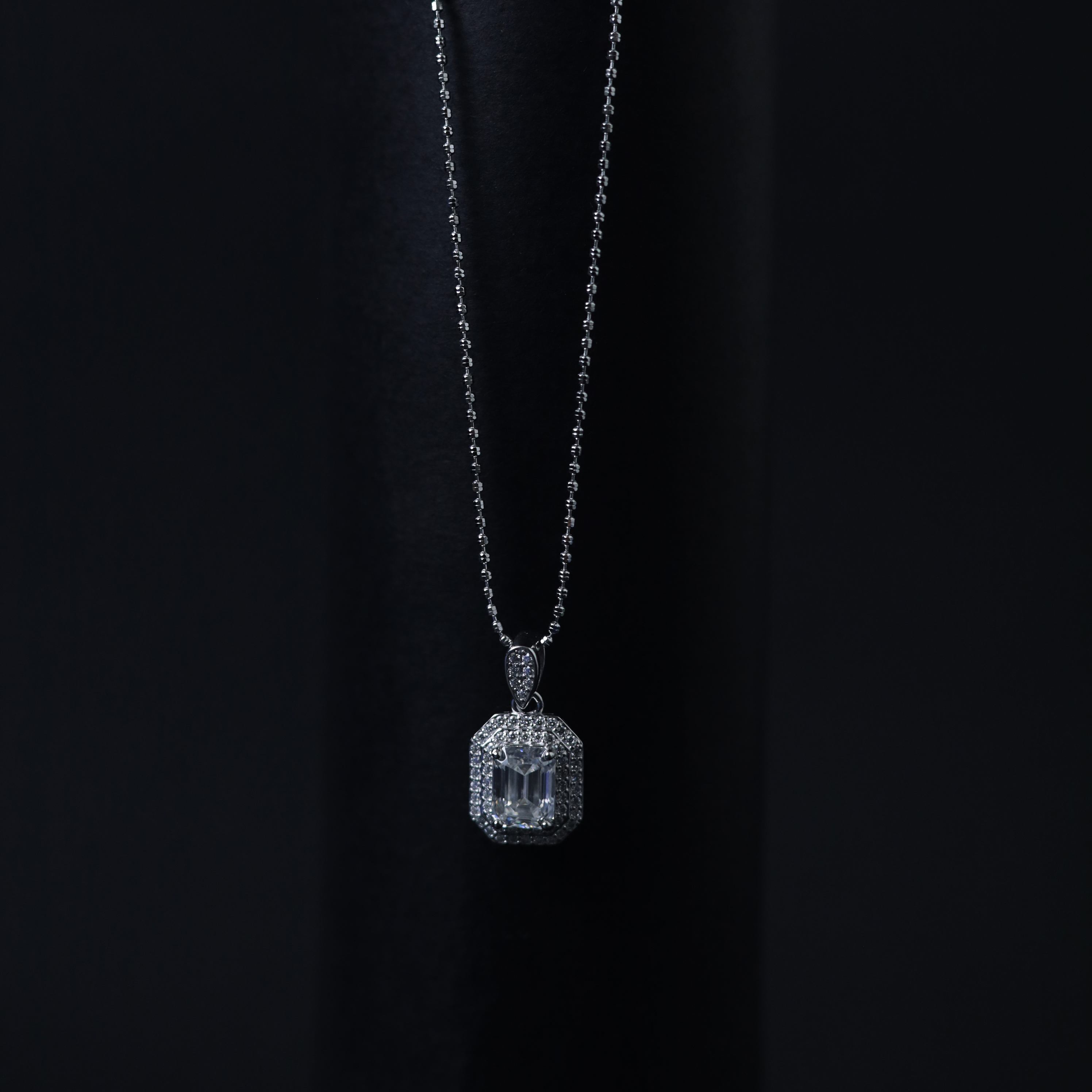 Deco Legacy Pendant