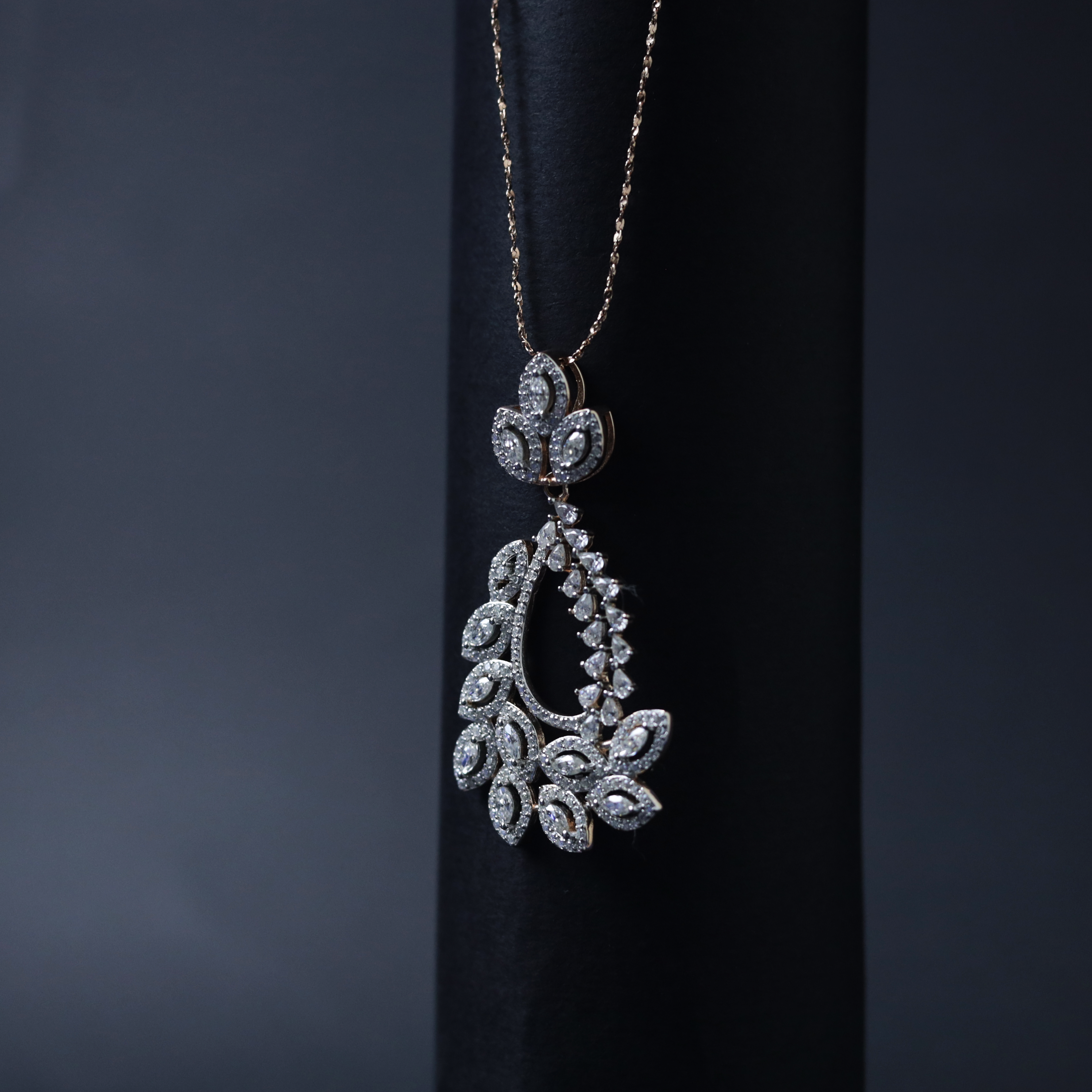 Heritage Paisley Pendant – Side View – Sterling Silver Moissanite – Myraé
