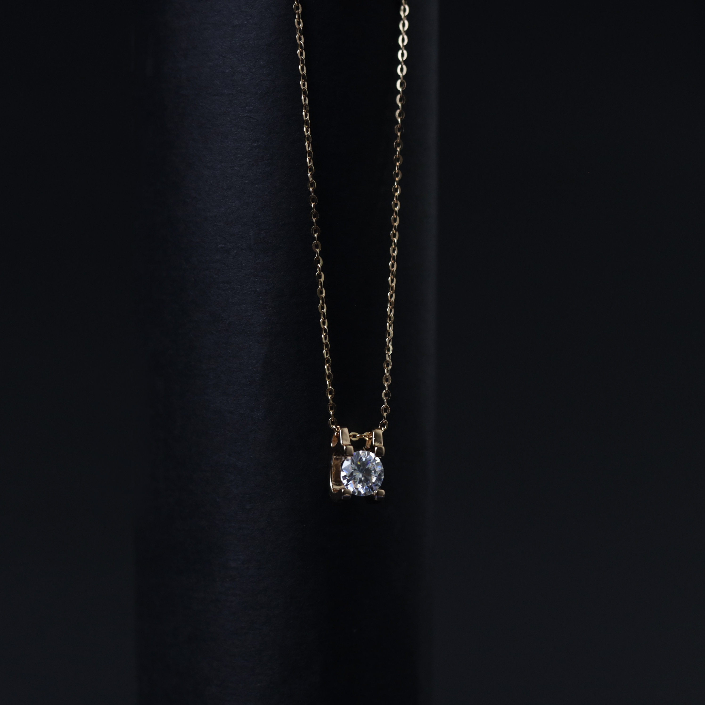 First Light Pendant – Detail View – Sterling Silver Moissanite – Myraé