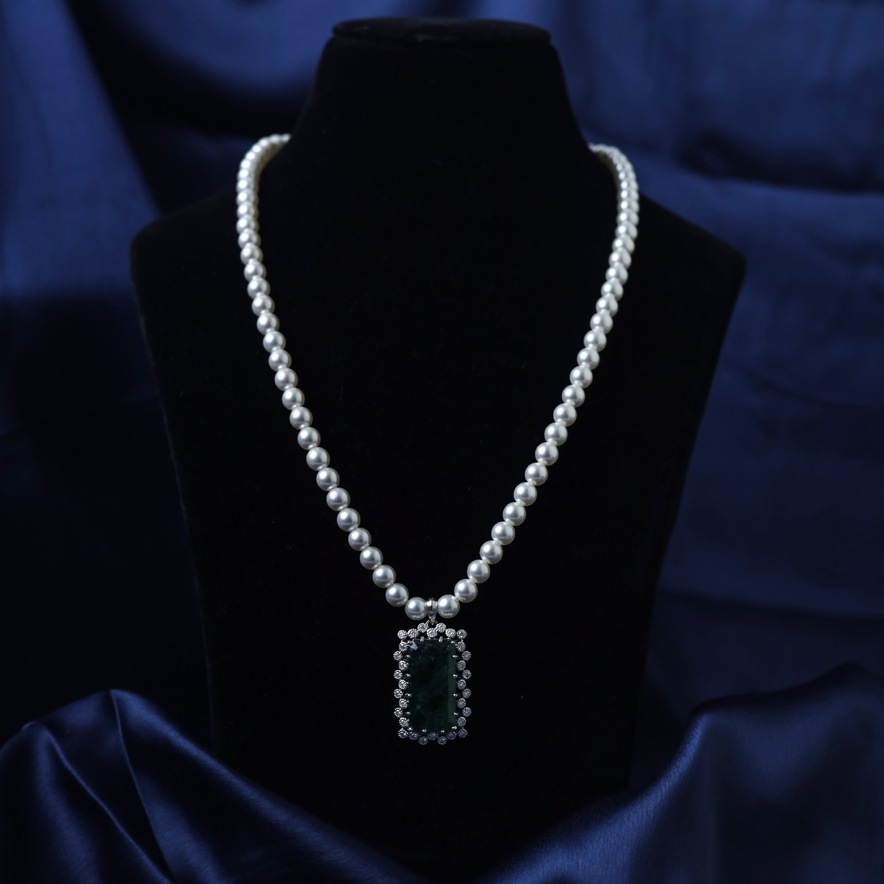 Silver Heirloom Frame Mothi Necklace