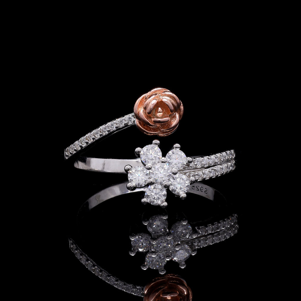 Petite Solitaire Ring - detail