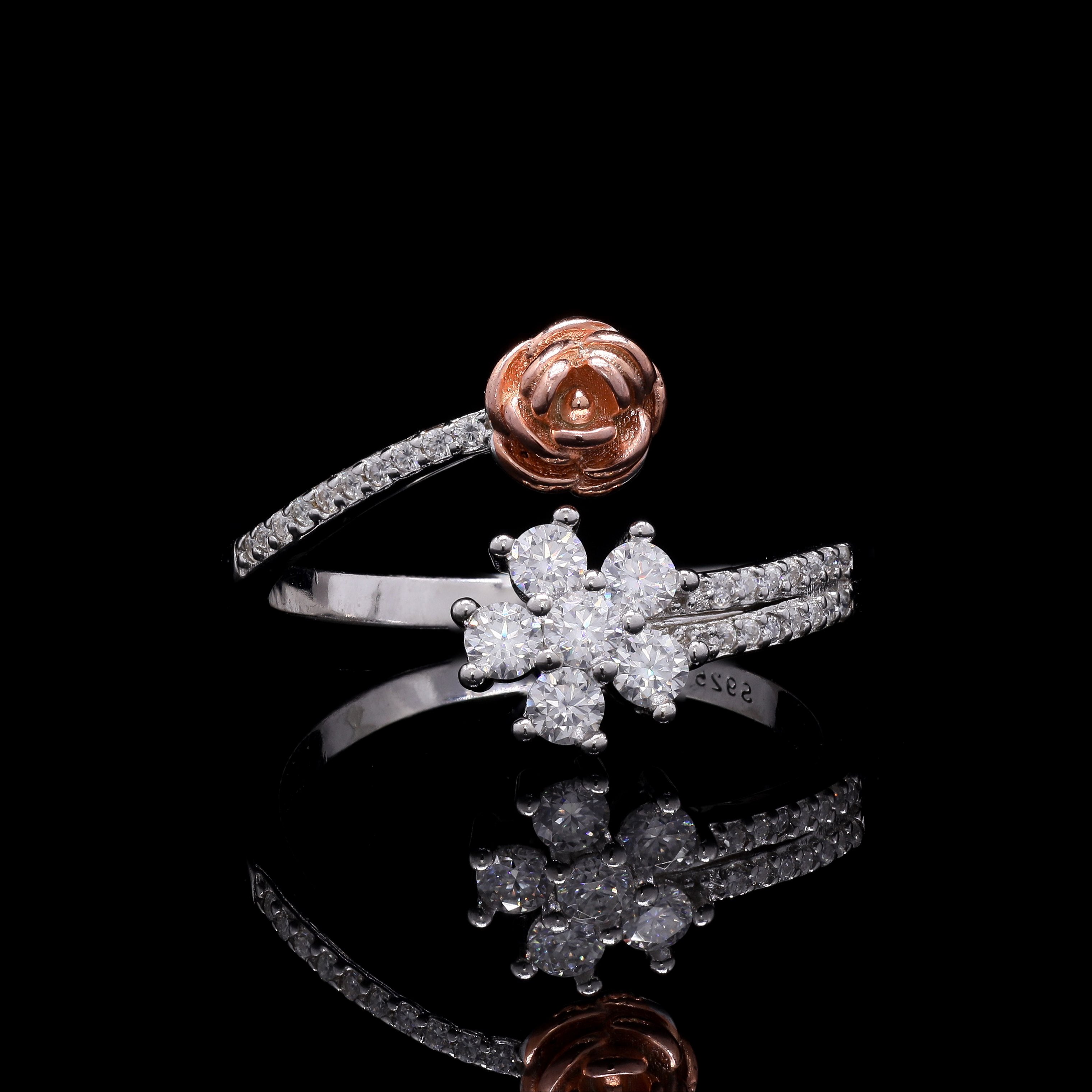 Petite Solitaire Ring - detail